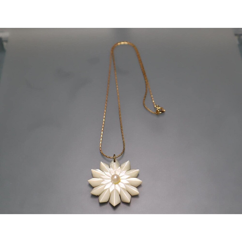 Vintage Bethlehem Pearl Flower Pendant Necklace